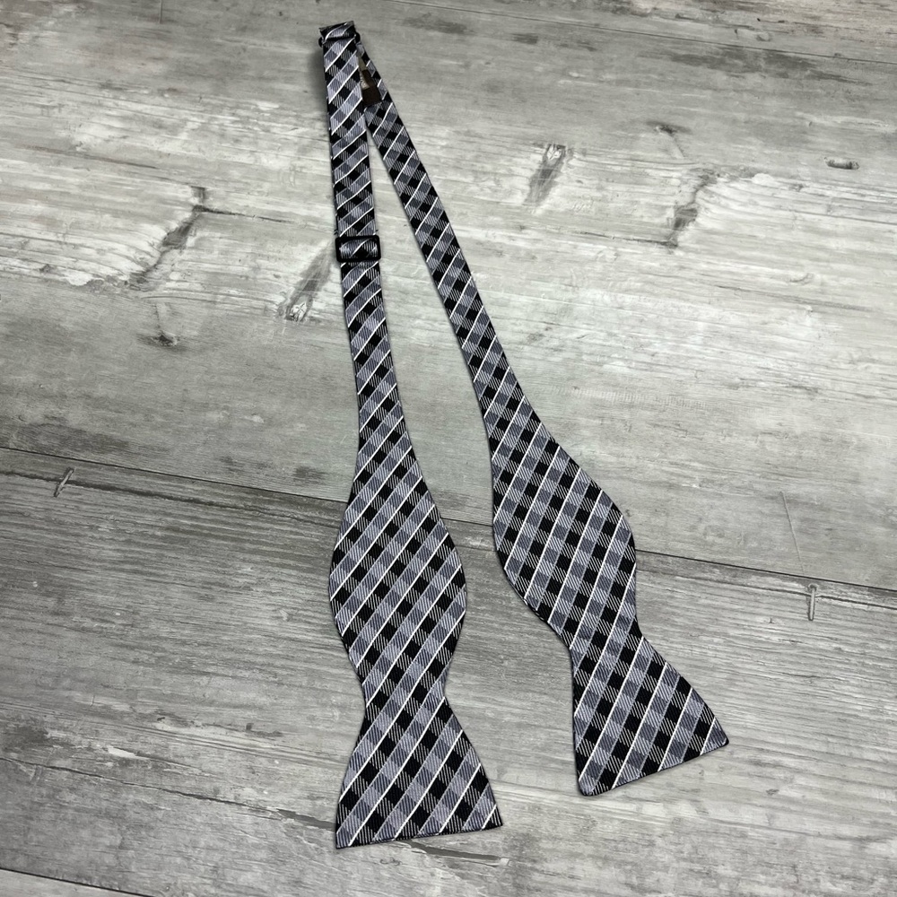 Campia Moda Black, Silver & Grey Plaid Silk Bowtie